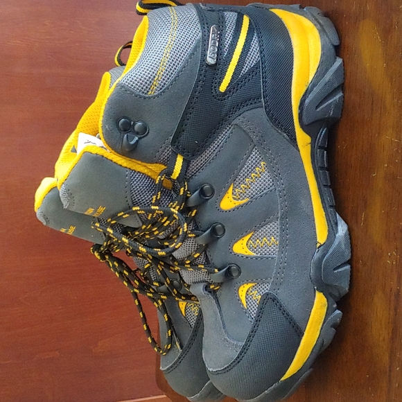 Boy's Mountain Warehouse Boots - Picture 2 of 5